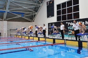 selcuklu-belediyesi-yuzme-yarismalarinda-madalyalar-sahiplerini-buldu.jpg