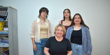 egeli-ogrencilerden-kucuk-eller-buyuk-hayaller-projesi-ile-egitime-destek.jpg