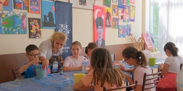 baskan-cercioglundan-yaz-kurslarinda-yaratici-ruhlara-destek-aydinli-cocuklar-sanatsal-tasarimla-tanisiyor.jpg