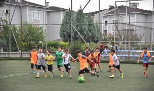 kartepe-belediyesi-yaz-spor-okullari-yogun-ilgi-gordu.jpg