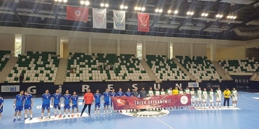 nilufer-belediyespor-erkek-hentbol-takimi-yeni-sezona-galibiyetle-basladi.jpg