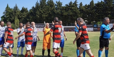cesme-sakiz-master-futbol-turnuvasi-tamamlandi.jpg