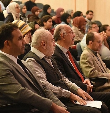 eu-birgivi-ilahiyat-fakultesinde-bilimsel-bilginin-tarihsel-sureci-ele-alindi.jpg