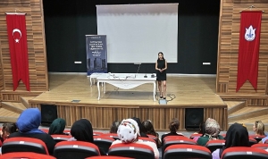 mutlu-cocuklarin-anneleri-seminere-katildi.jpg