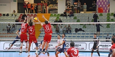 osmangazili-voleybolcular-filede-firtina-estirdi.jpg