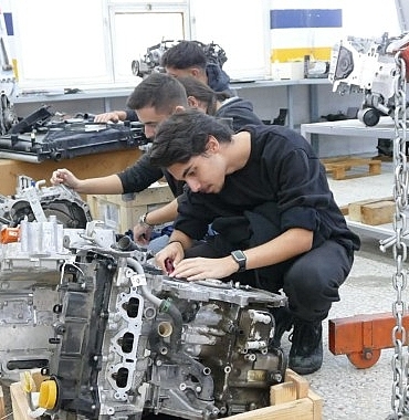 renault-turkiyeden-ege-meslek-yuksekokuluna-onemli-bagis.jpg