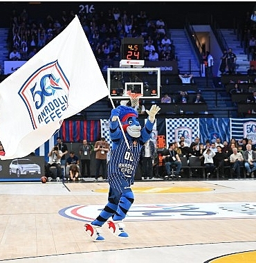 anadolu-efes-fc-barcelona-karsilasmasina-hazir.jpg