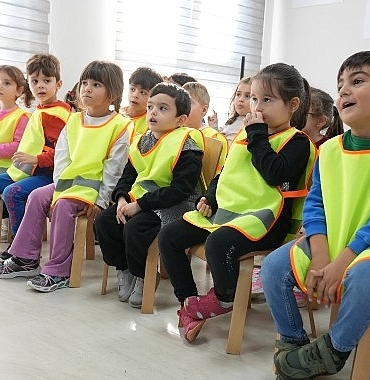 osmangazi-kreslerinde-miniklere-is-guvenligi-egitimi.jpg