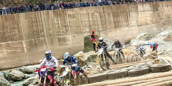 turkiye-enduro-ve-atv-sampiyonasi-senoz-vadisinde-heyecan-dolu-anlara-sahne-oluyor.jpg