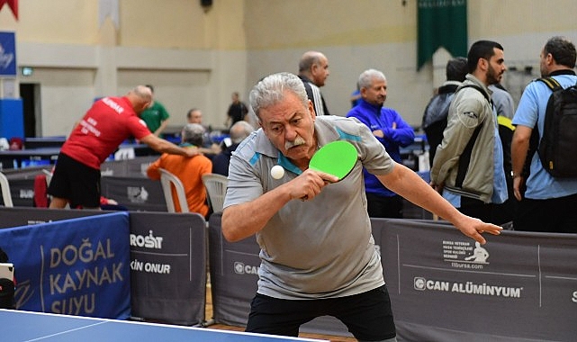 ulusal-bursa-veteran-masa-tenisi-turnuvasi-sona-erdi.jpg