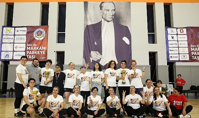 Çankayalı Kadınlardan Dostluk Maçında Eşitlik Mesajı