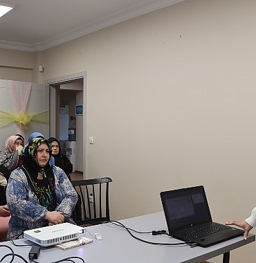 maltepeli-kadinlara-ailede-psikolojik-dayaniklilik-egitimleri-verildi.jpg