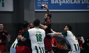 nilufer-belediyespor-hentbolda-farkli-kazandi.jpg