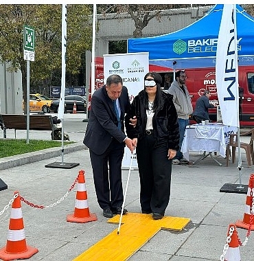 bakirkoyde-gorme-engellilerle-empati-deneyimi.jpg