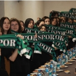 buyukakin-ve-ogrencilerin-kocaelispor-dolu-aksami.jpg