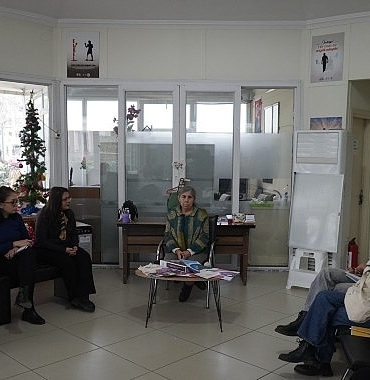 kadinin-insan-haklari-egitim-programi-kihep-efes-selcukta-basladi.jpg