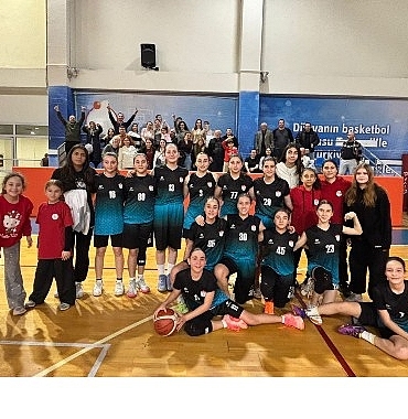 bayrakli-belediyesi-u14-kiz-basketbol-takimi-izmir-sampiyonu-oldu.jpg