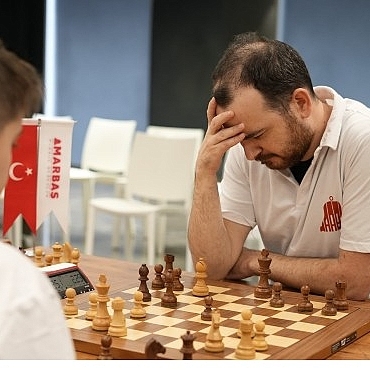 genc-sporcular-istinyede-satranc-turnuvasinda-bulustu.jpg