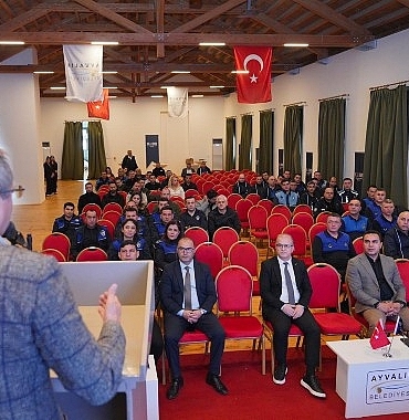 kiyi-ege-belediyeler-birliginin-bolgesel-egitimleri-ayvalikta-basladi.jpg