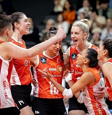eczacibasi-dynavitin-yari-final-rakibi-fenerbahce-medicana.jpg