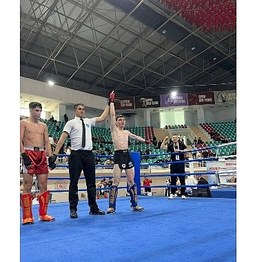 kemer-belediye-kick-boks-sporcularindan-2-bronz-madalya.jpg