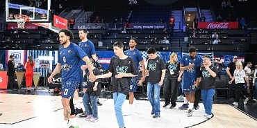 one-team-katilimcilari-anadolu-efes-partizan-karsilasmasinda-parkeye-cikti.jpg